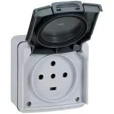 Prise de courant Legrand PLEXO 3P+T 20A blanc – Réf. 091657